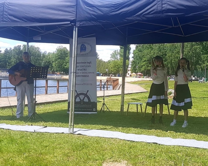 WYSTPY NA PIKNIKU EGLARSKIM W LEWITYNIE