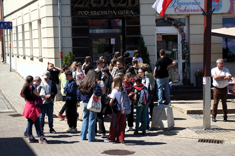 WYCIECZKA KLAS 6B I 6C W GRY WITOKRZYSKIE