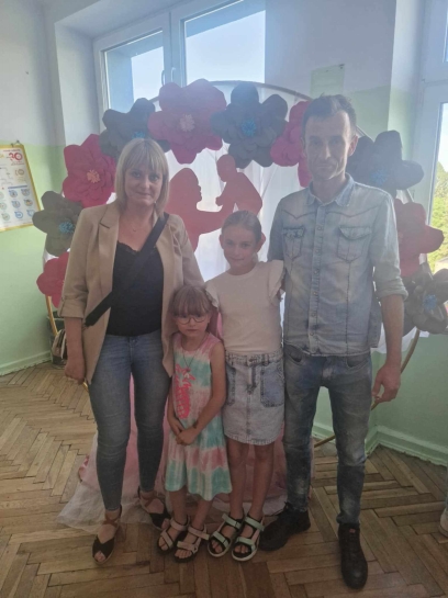 PRZEDSTAWIENIE Z OKAZJI DNIA MAMY I TATY