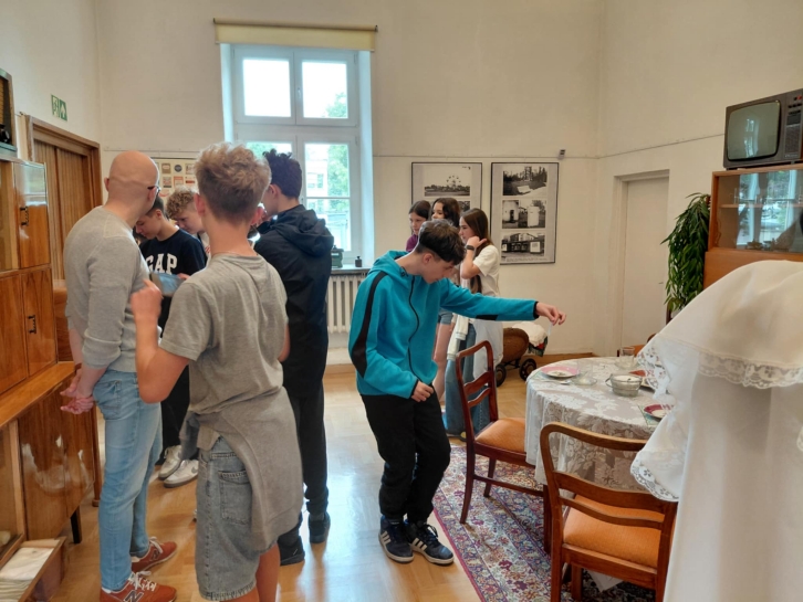 ODWIEDZINY KLASY 7B W MUZEUM MIASTA PABIANIC