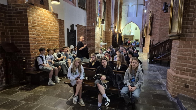 WYCIECZKA KLAS 6A I 6D DO OLSZTYNA I OKOLIC