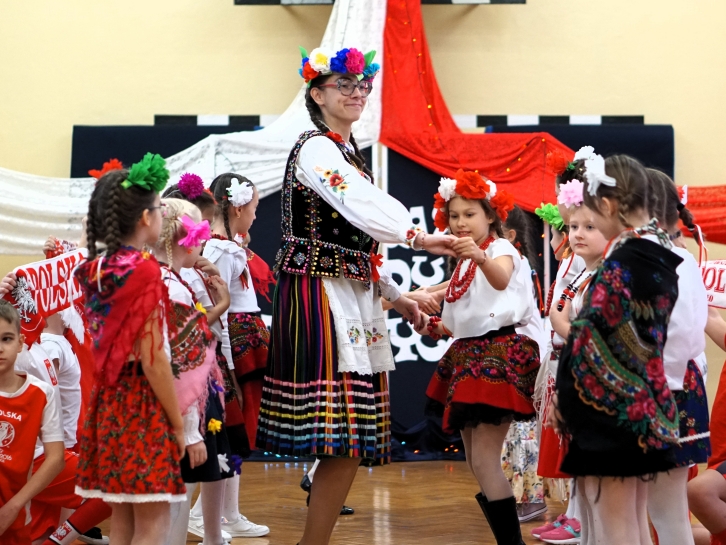 POKAZ MODY PATRIOTYCZNEJ KLAS NAJMODSZYCH