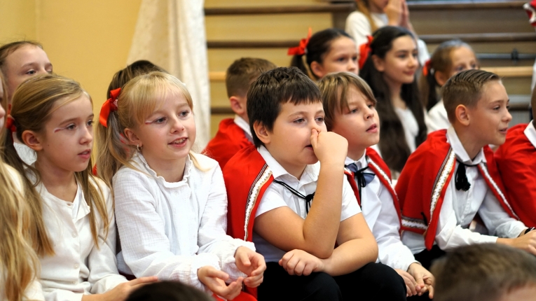 POKAZ MODY PATRIOTYCZNEJ KLAS NAJMODSZYCH