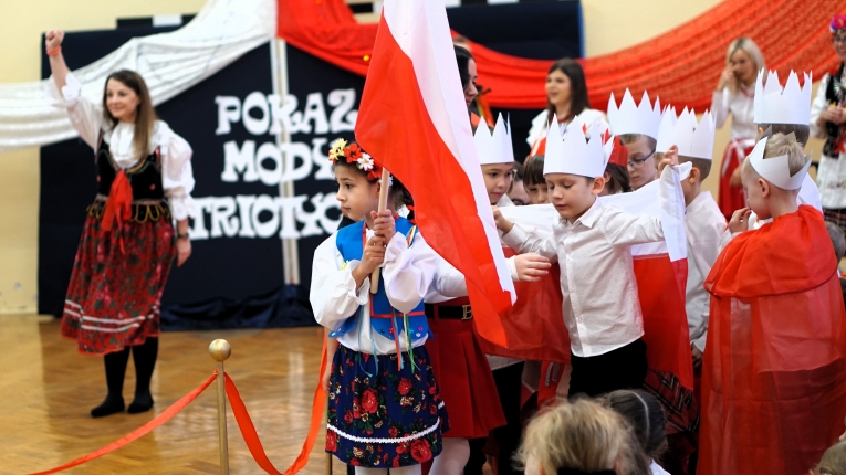 POKAZ MODY PATRIOTYCZNEJ KLAS NAJMODSZYCH