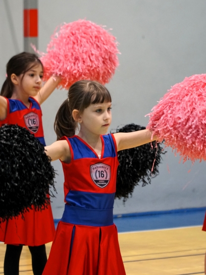 MIKOAJKOWE ZAWODY SPORTOWE DLA DZIECI ZE SPECJALNYMI POTRZEBAMI EDUKACYJNYMI