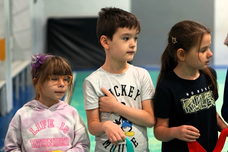 MIKOAJKOWE ZAWODY SPORTOWE DLA DZIECI ZE SPECJALNYMI POTRZEBAMI EDUKACYJNYMI