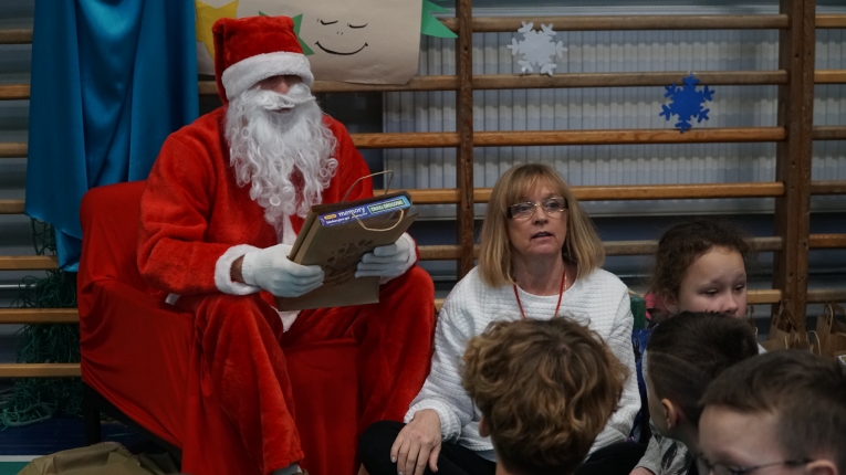 MIKOAJKOWE ZAWODY SPORTOWE DLA DZIECI ZE SPECJALNYMI POTRZEBAMI EDUKACYJNYMI