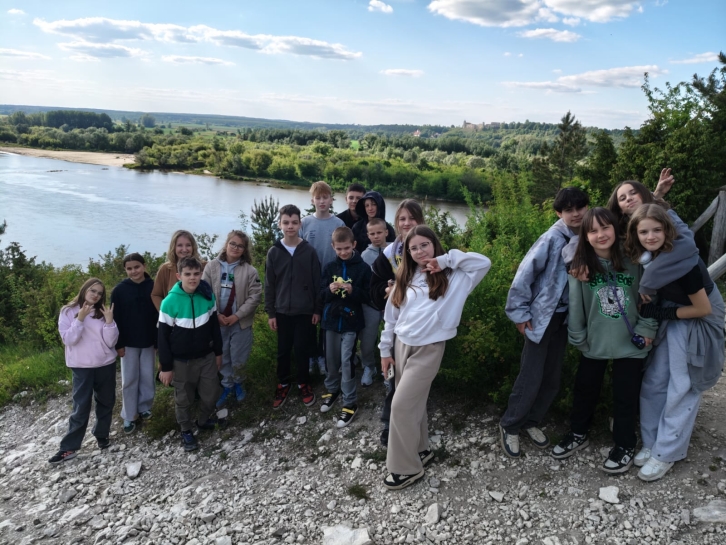WYCIECZKA KLAS 5A ORAZ 5D DO KAZIMIERZA I SANDOMIERZA