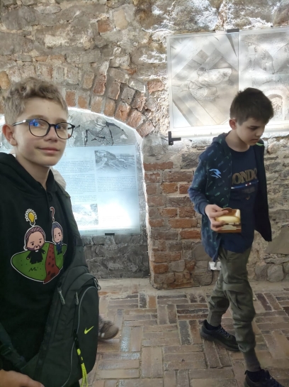 WYCIECZKA KLAS 5A ORAZ 5D DO KAZIMIERZA I SANDOMIERZA