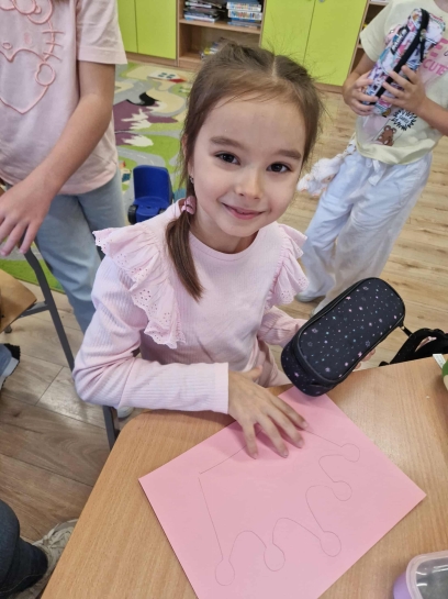 DZIE DZIEWCZYNKI W WIETLICY