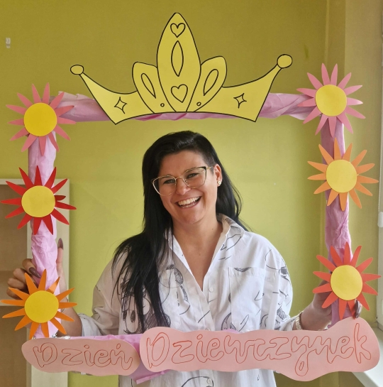 DZIE DZIEWCZYNKI W WIETLICY