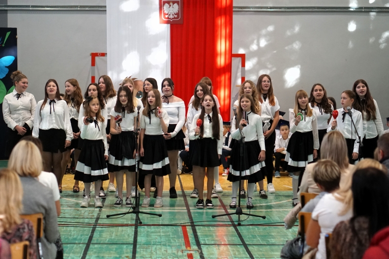 DZIEN NAUCZYCIELA I LUBOWANIE KLAS PIERWSZYCH