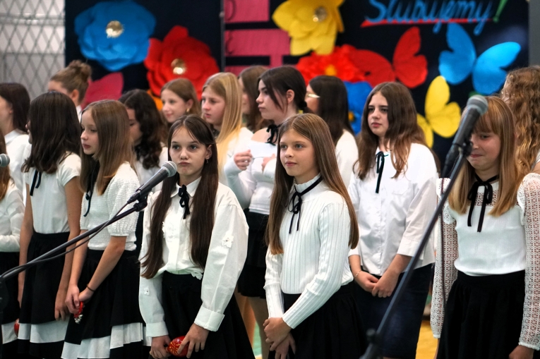 DZIEN NAUCZYCIELA I LUBOWANIE KLAS PIERWSZYCH