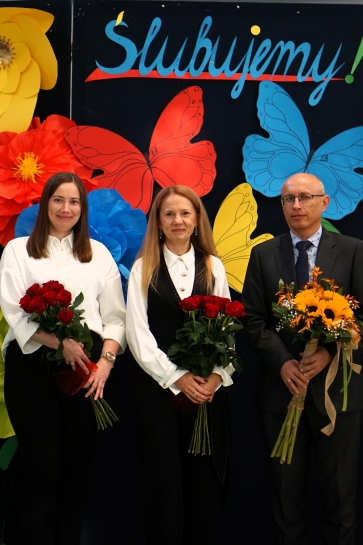 DZIEN NAUCZYCIELA I LUBOWANIE KLAS PIERWSZYCH