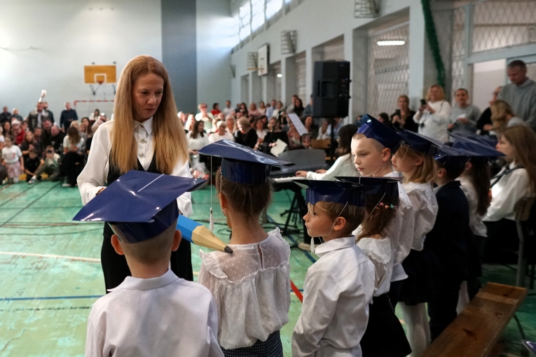 DZIEN NAUCZYCIELA I LUBOWANIE KLAS PIERWSZYCH