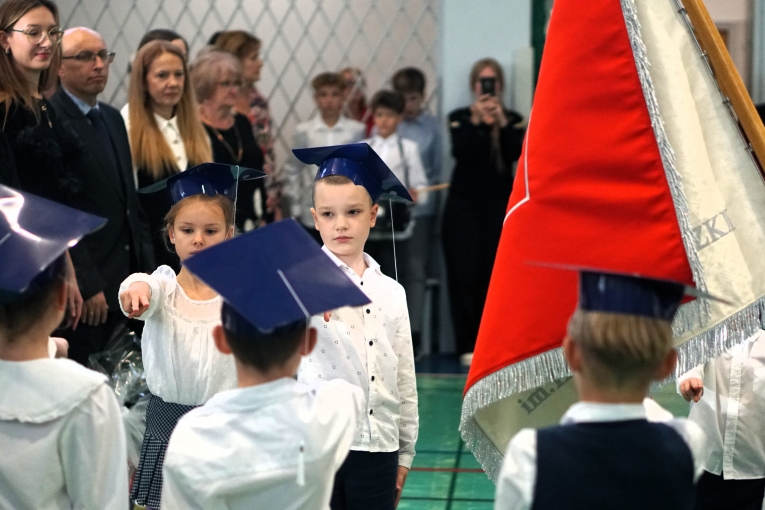 DZIEN NAUCZYCIELA I LUBOWANIE KLAS PIERWSZYCH