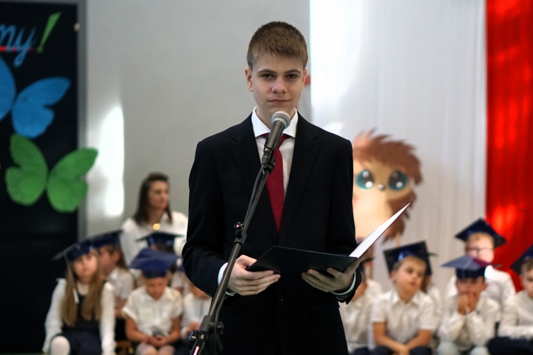 DZIEN NAUCZYCIELA I LUBOWANIE KLAS PIERWSZYCH