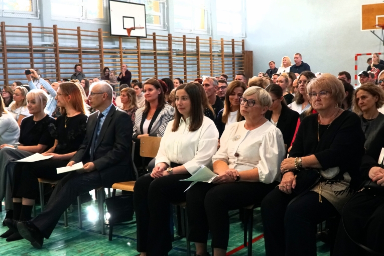 DZIEN NAUCZYCIELA I LUBOWANIE KLAS PIERWSZYCH