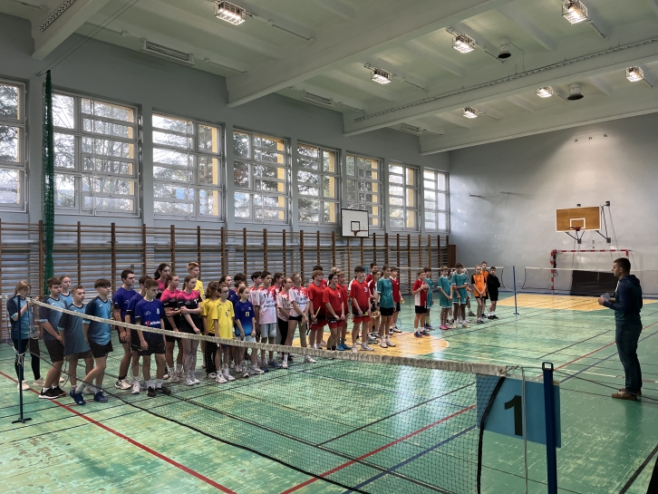 POWIATOWE IGRZYSKA MODZIEY SZKOLNEJ W BADMINTONIE