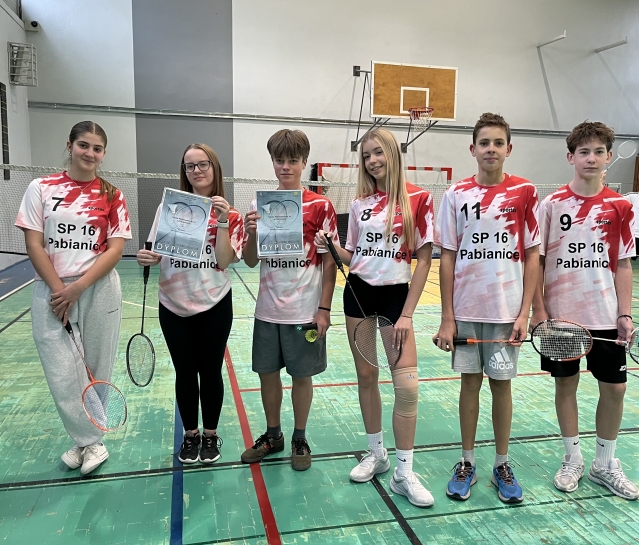 POWIATOWE IGRZYSKA MODZIEY SZKOLNEJ W BADMINTONIE
