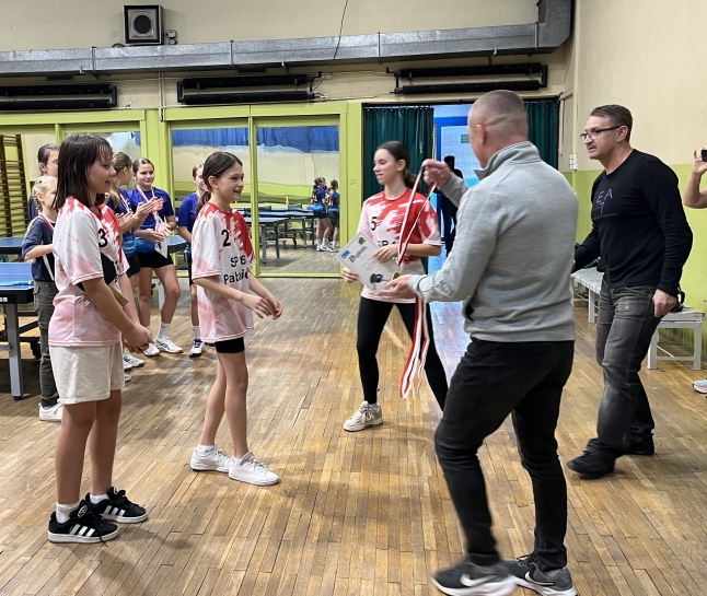 NASZE DZIEWCZTA MISTRZYNIAMI PABIANIC W TENISIE STOOWYM