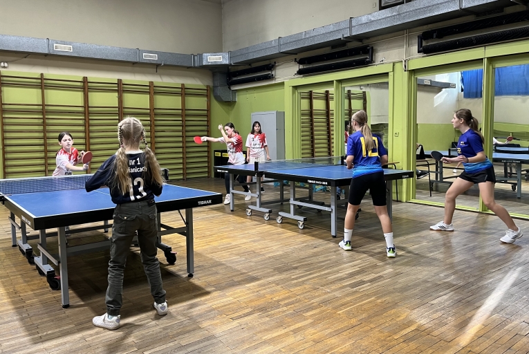 NASZE DZIEWCZTA MISTRZYNIAMI PABIANIC W TENISIE STOOWYM