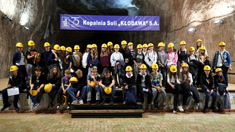 WYCIECZKA DO KOPALNI SOLI W KODAWIE I ZAMKU W CZYCY