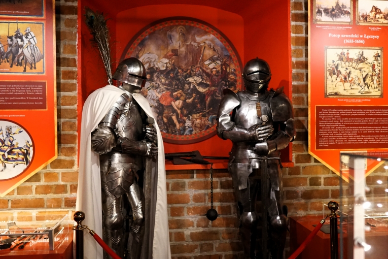 WYCIECZKA DO KOPALNI SOLI W KODAWIE I ZAMKU W CZYCY