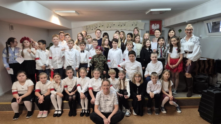 05.11 V KONKURS PIOSENKI PATRIOTYCZNEJ I ONIERSKIEJ 