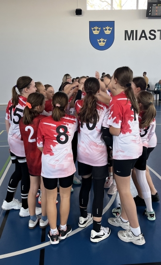 MIEJSKIE IGRZYSKA DZIECI W PICE RCZNEJ DZIEWCZT