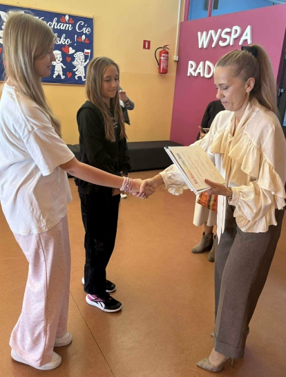 13.11 ROSTRZYGNICIE SZKOLENGO KONKURSU PIOSENKI PATRIOTYCZNEJ