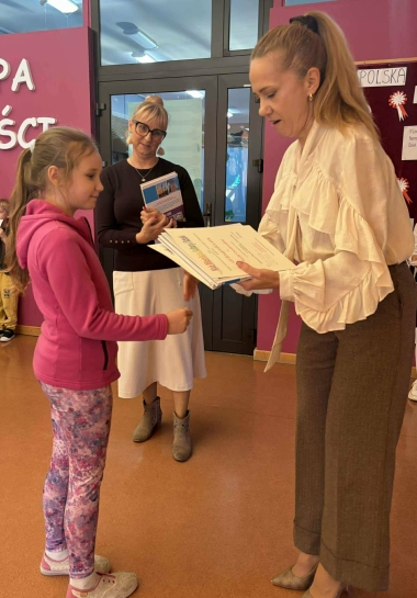 13.11 ROSTRZYGNICIE SZKOLENGO KONKURSU PIOSENKI PATRIOTYCZNEJ