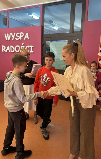 13.11 ROSTRZYGNICIE SZKOLENGO KONKURSU PIOSENKI PATRIOTYCZNEJ 