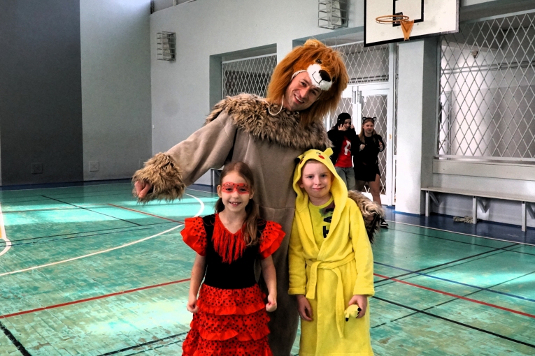 DZIE POSTACI Z BAJEK