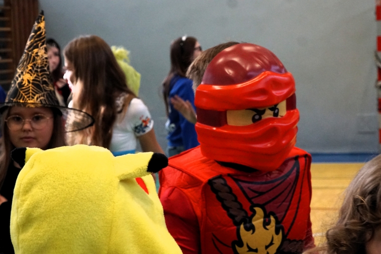 DZIE POSTACI Z BAJEK