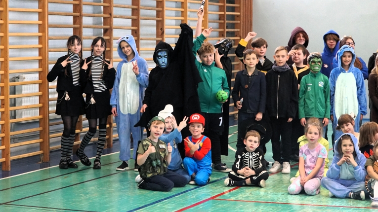 DZIE POSTACI Z BAJEK