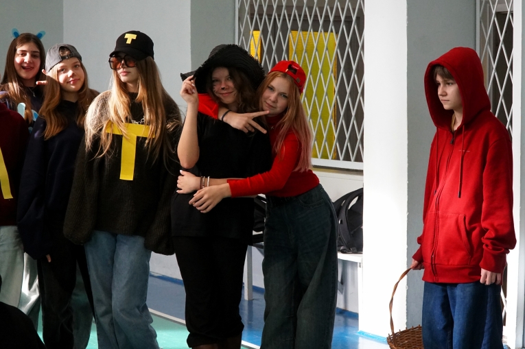 DZIE POSTACI Z BAJEK