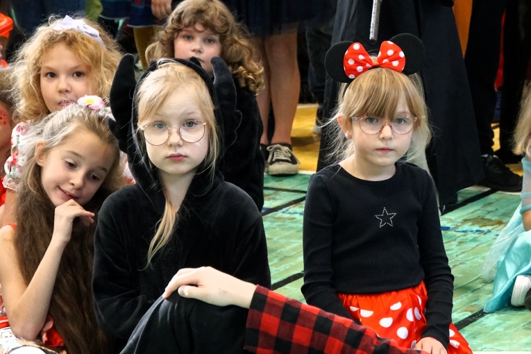 DZIE POSTACI Z BAJEK