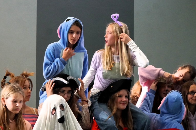 DZIE POSTACI Z BAJEK