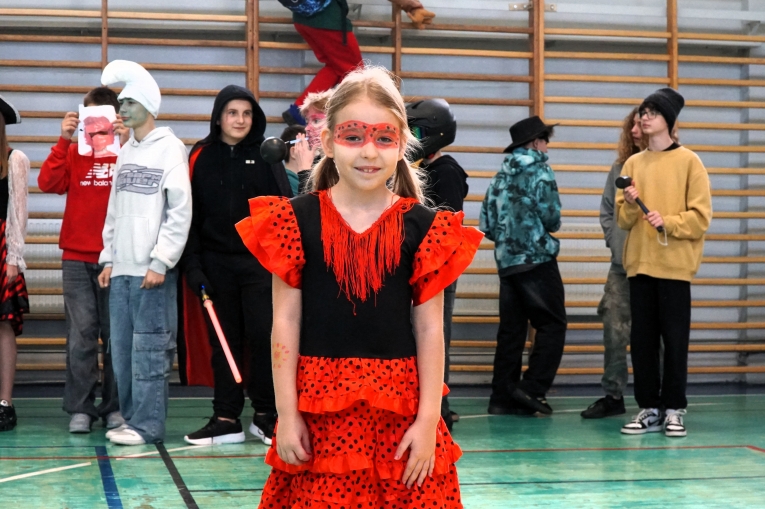 DZIE POSTACI Z BAJEK