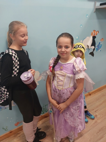 DZIE POSTACI Z BAJEK