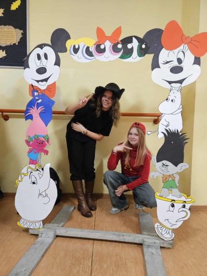 DZIE POSTACI Z BAJEK