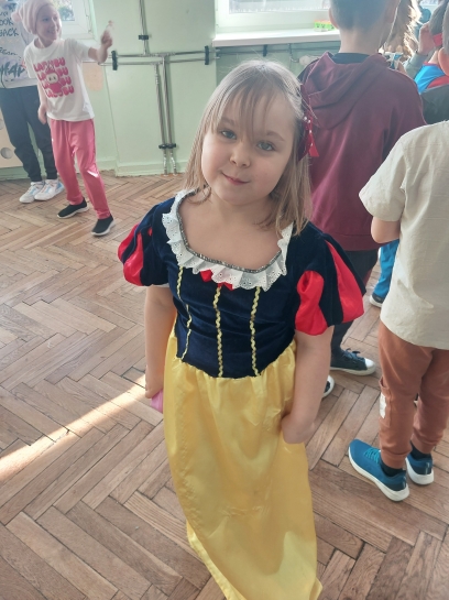 DZIE POSTACI Z BAJEK