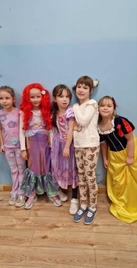 DZIE POSTACI Z BAJEK