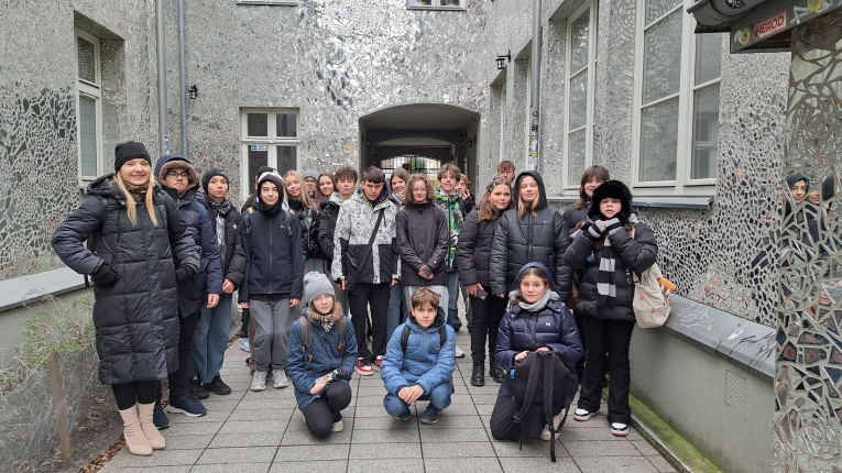 FRANKENSTEIN – THE MONSTER AND THE MYTH SPEKTAKL W TEATRZE V6 W ODZI