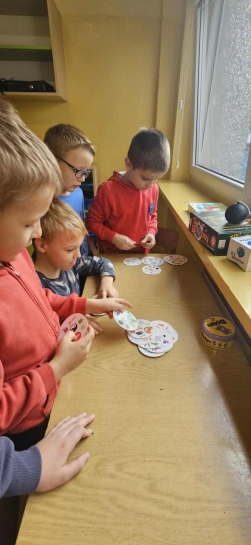 KALENDARZ �WI�T NIETYPOWYCH - PA�DZIERNIK 