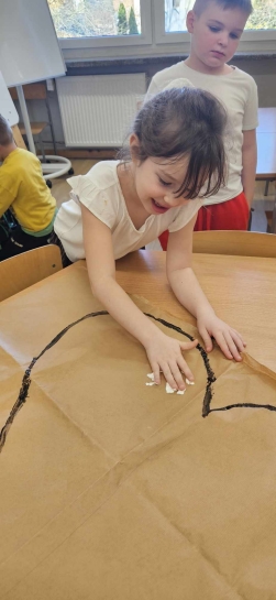 11 LISTOPADA W �WIETLICY