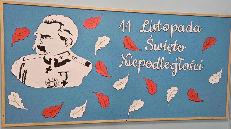 11 LISTOPADA W �WIETLICY