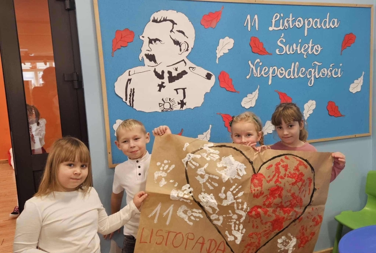 11 LISTOPADA W �WIETLICY