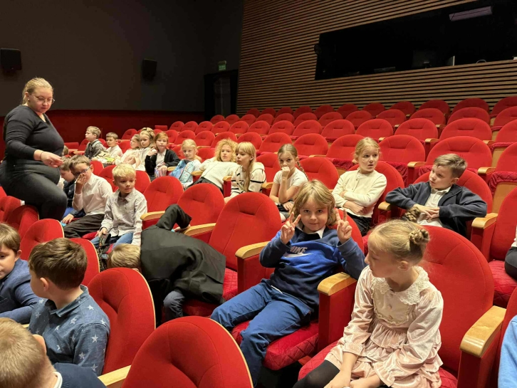 WYJAZD DO TEATRU LALEK ARLEKIN W ODZI 